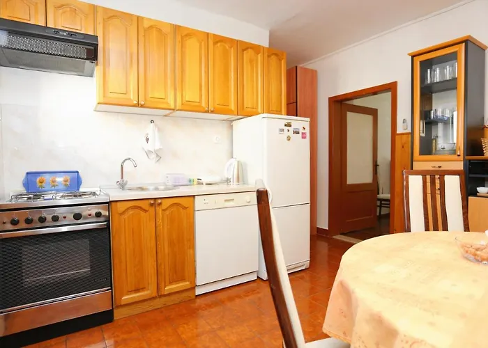 With Wifi - 15213 Lägenhet